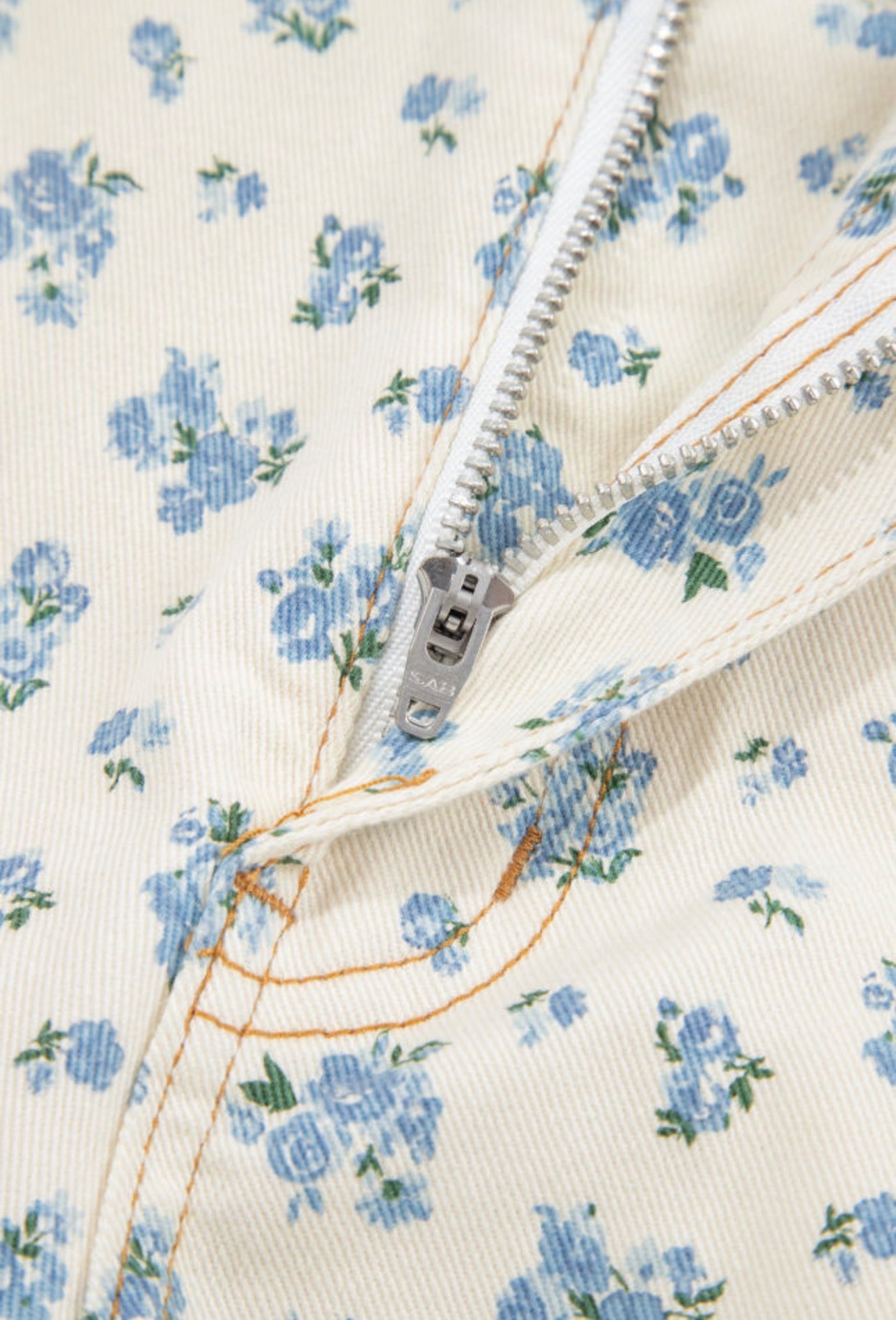 Country Charm Jeans
